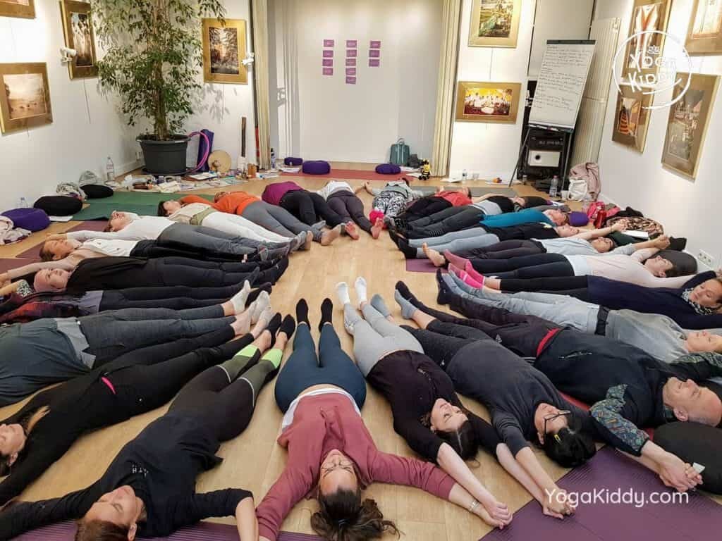 formation-yoga-pour-enfants-moniteur-paris-france-yogakiddy_2-1024x768
