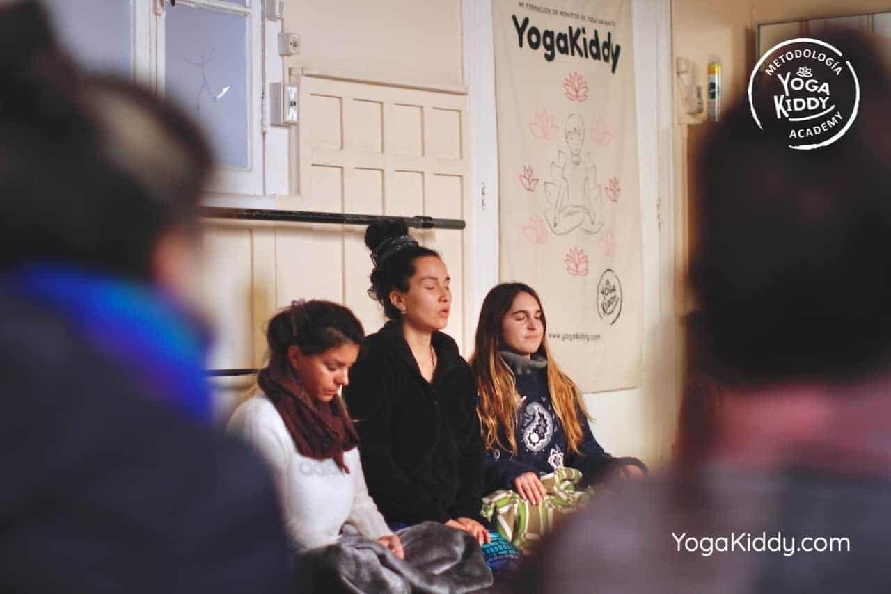 yoga-para-niños-formación-monitor-yoga-infantil-YogaKiddy-viña-del-mar-chile0092