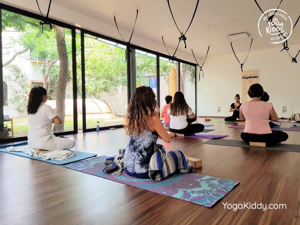 Formación-de-Yoga-para-Niños-en-Guadalajara-México-YogaKiddy-0052-1024x768