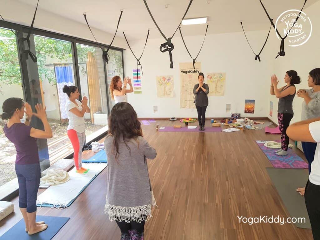 Formación-de-Yoga-para-Niños-en-Guadalajara-México-YogaKiddy-0100-1024x768