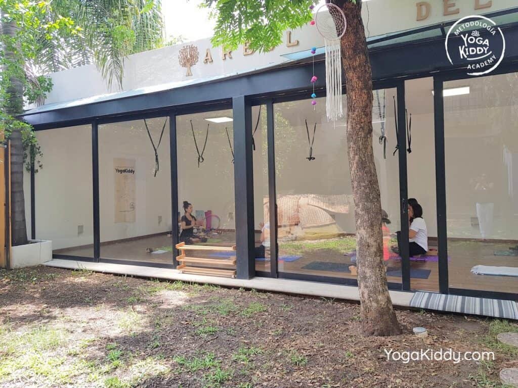 Formación-de-Yoga-para-Niños-en-Guadalajara-México-YogaKiddy-0007-1024x768