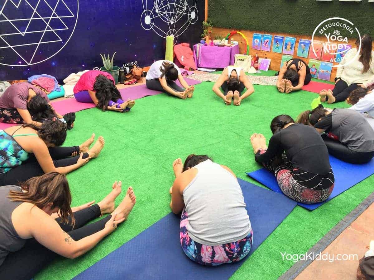 yoga-para-niños-arica-chile-formación-monitor-profesrorado-instructurado-YogaKiddy-0022