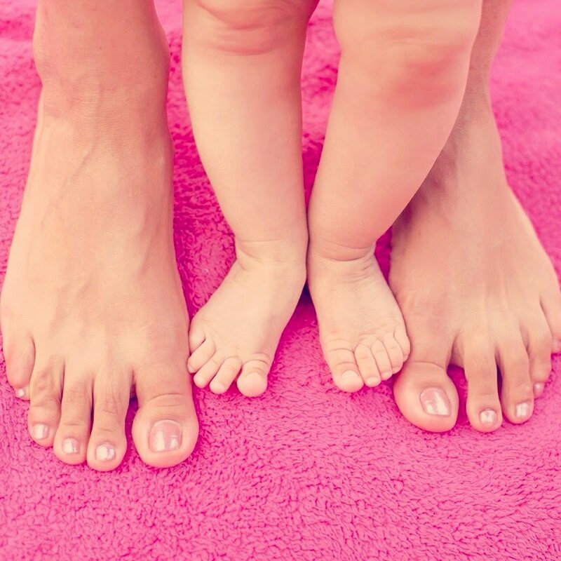 pies descalsos yoga infantil
