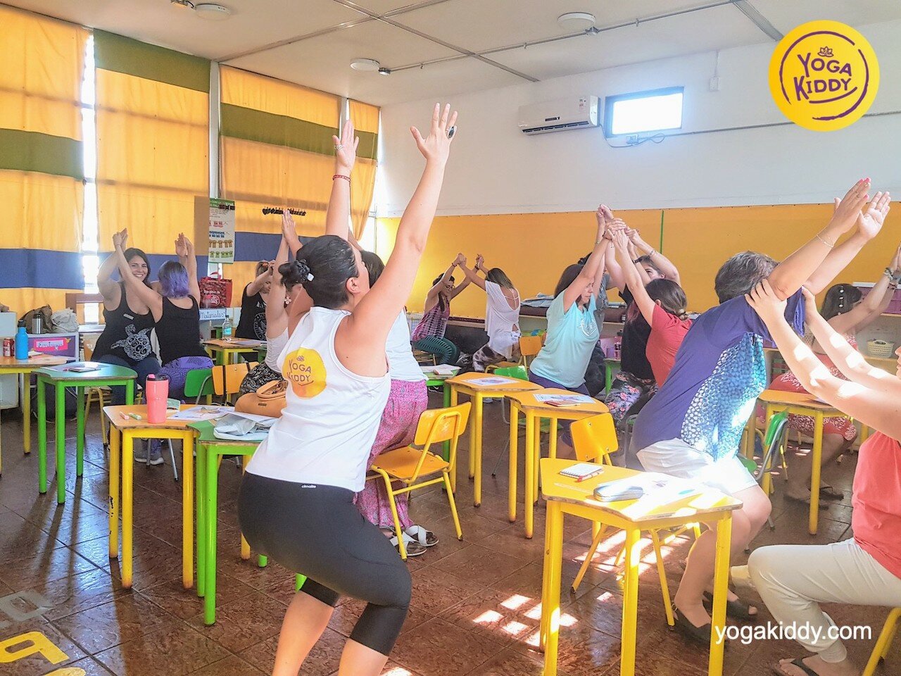 yoga en el aula sala de clase yogakiddy 0008