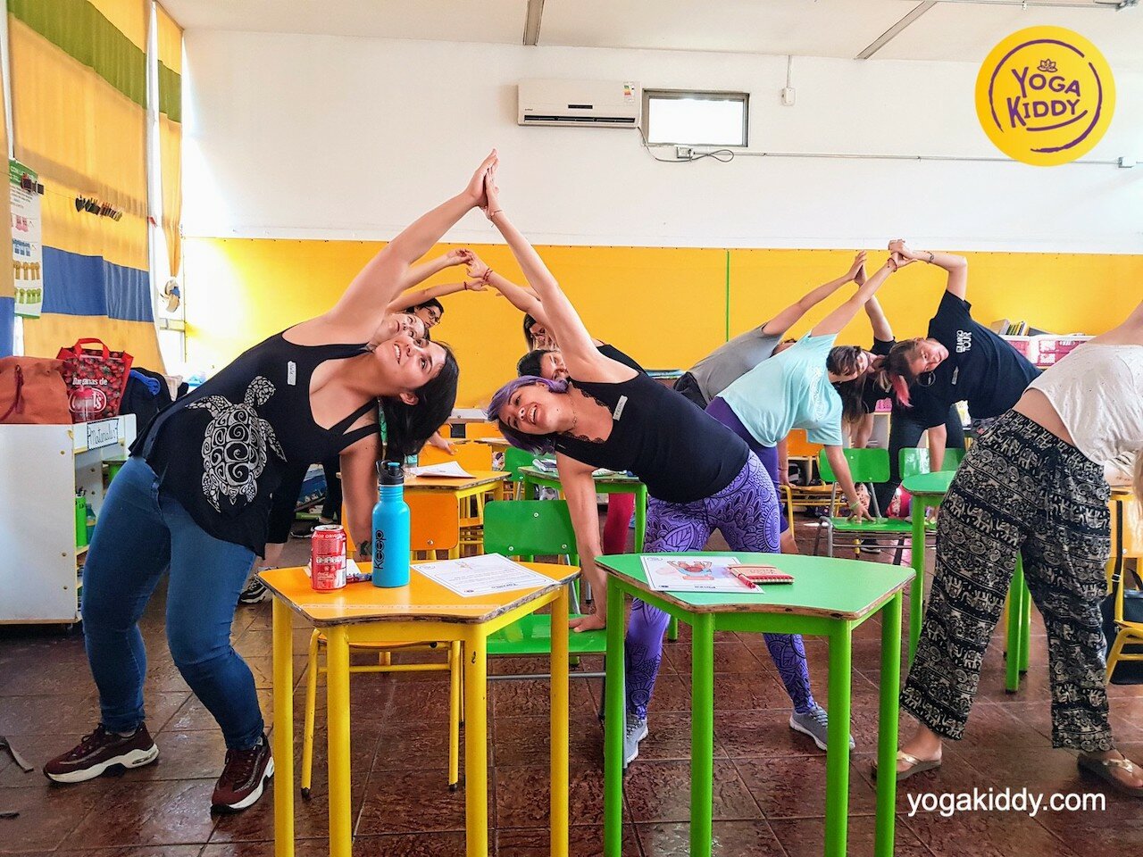 yoga en el aula sala de clase yogakiddy 0014