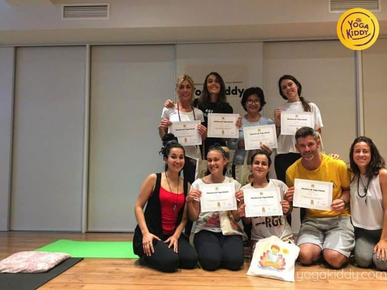 Yoga-para-niños-barcelona-españa-Formación-Internacional-de-Monitor-de-Yoga-Infantil-4-768x575