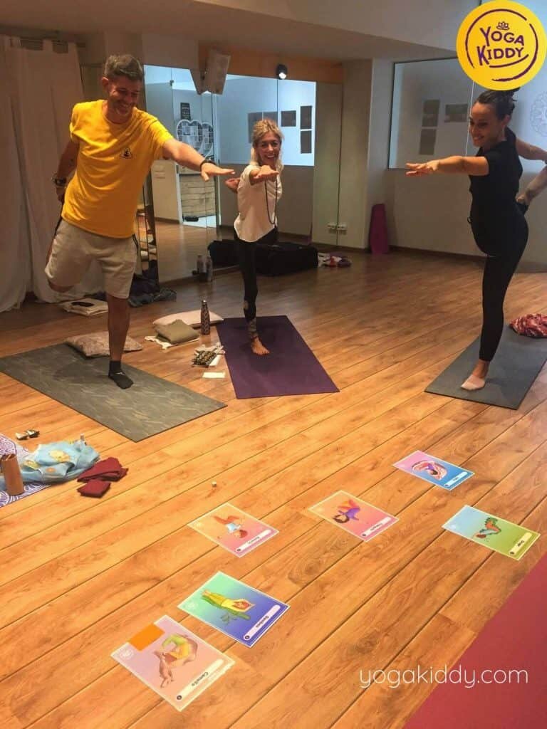 Yoga-para-niños-barcelona-españa-Formación-Internacional-de-Monitor-de-Yoga-Infantil-3-768x1024