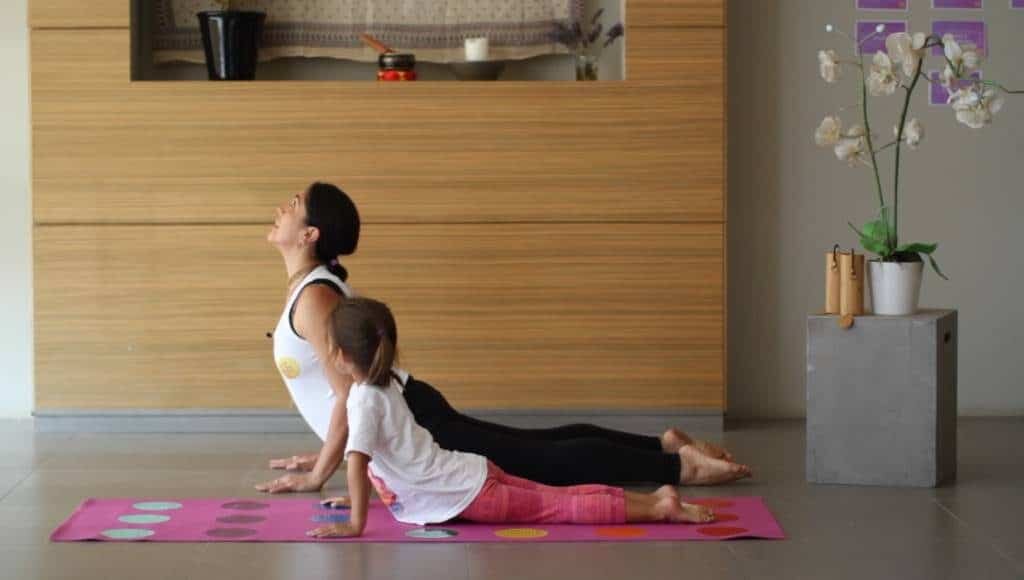 curso-de-yoga-infantil-yoga-para-ninos-en-linea-yogakiddy-4-1-1024x580