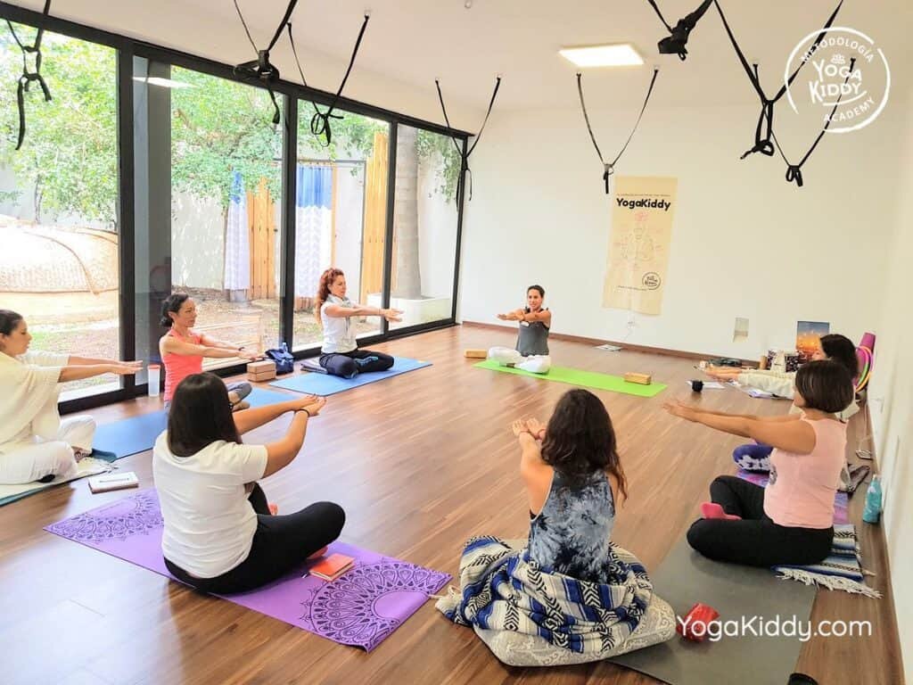 Formación-de-Yoga-para-Niños-en-Guadalajara-México-YogaKiddy-0054-1024x768