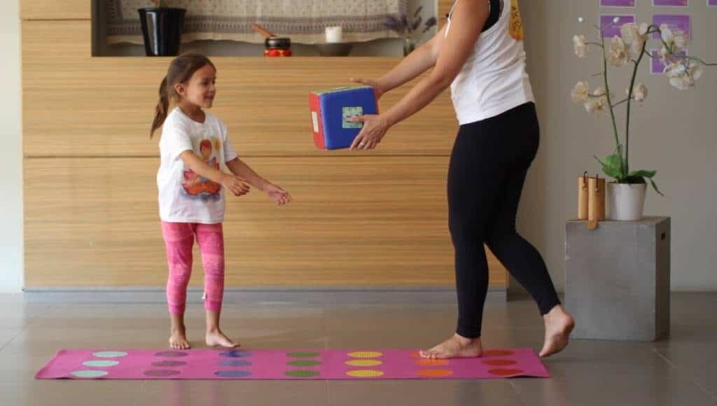 curso-de-yoga-infantil-yoga-para-ninos-en-linea-yogakiddy-7-1-1024x580