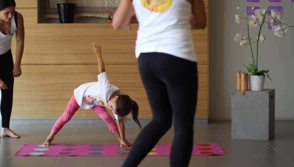 curso-de-yoga-infantil-yoga-para-ninos-en-linea-yogakiddy-6-1-1024x580